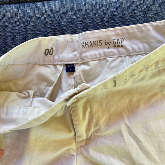 Khaki Shorts by Gap size 00 - Picture 4 of 8